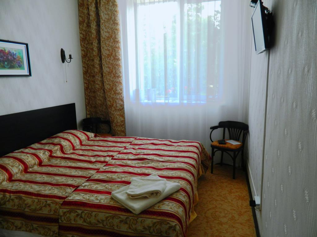 Florentina Hotel Edinet Esterno foto