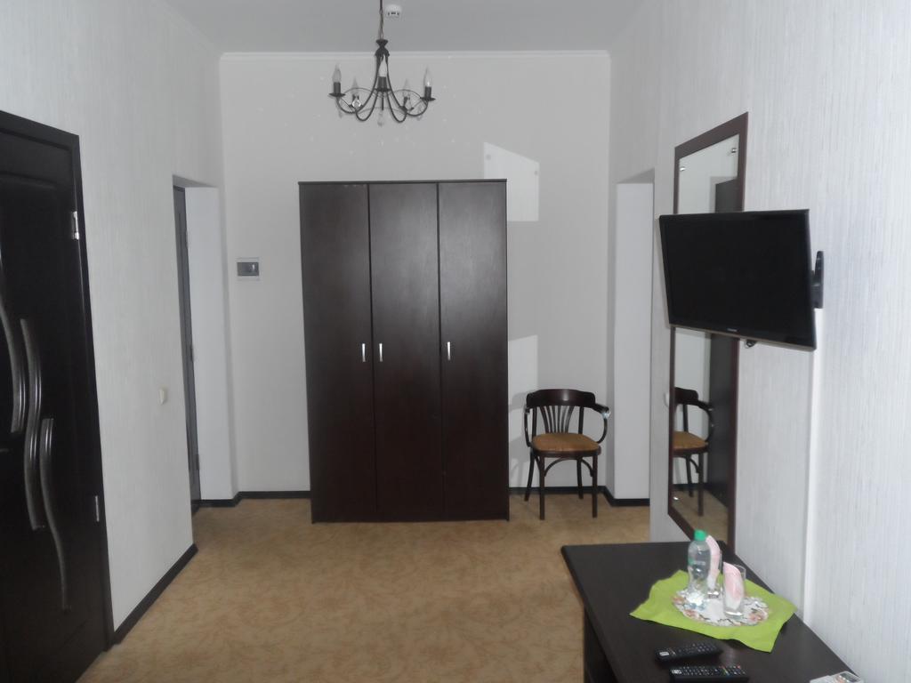 Florentina Hotel Edinet Esterno foto