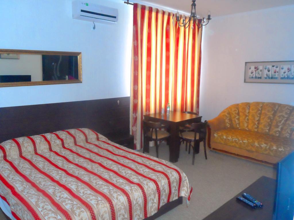 Florentina Hotel Edinet Esterno foto